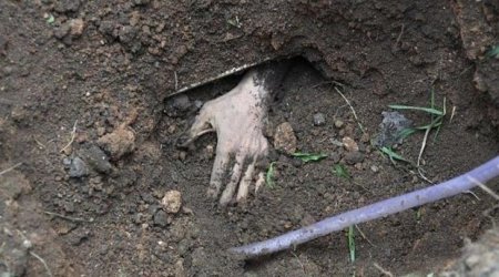 Oğul atasını amansızcasına ÖLDÜRDÜ