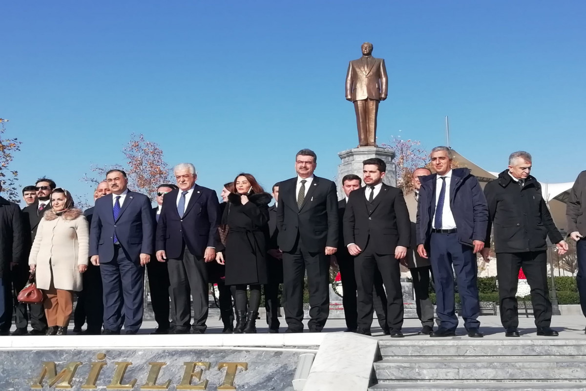 Ankaranın Heydər Əliyev parkında anım mərasimi