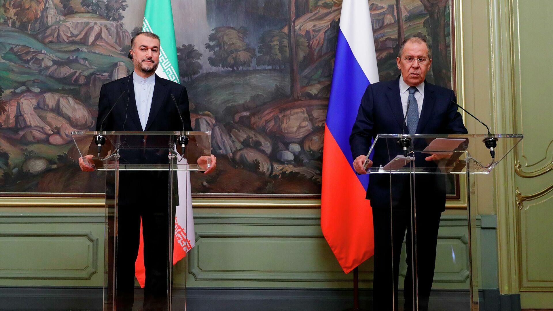Lavrov iranlı həmkarı ilə danışdı