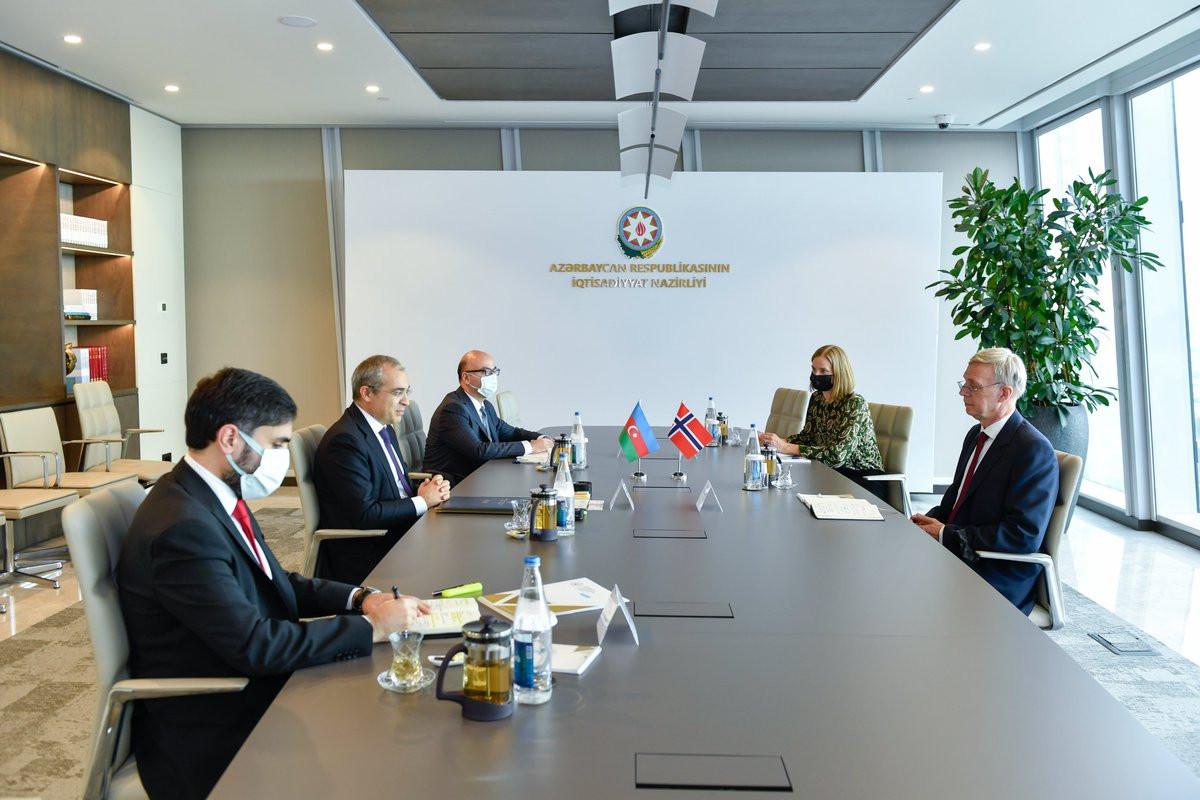 Mikayıl Cabbarov Norveçin Azərbaycandakı səfiri ilə görüşüb