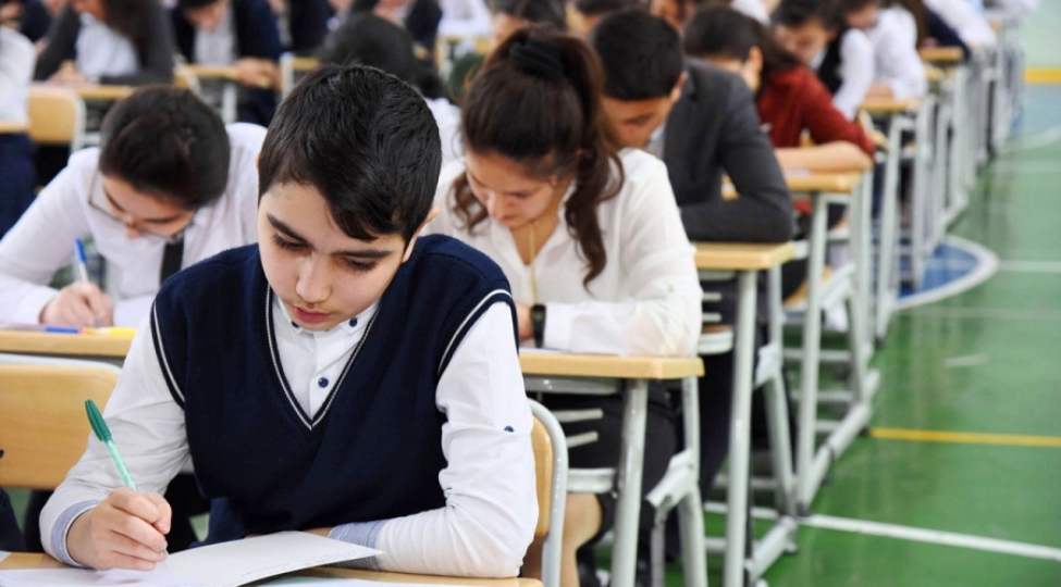 Eksternat imtahanlarına sənəd qəbulu başa çatır