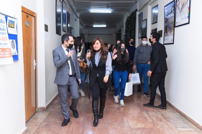 Rektor şəhid ailələrinin övladları ilə görüşdü - FOTOLAR