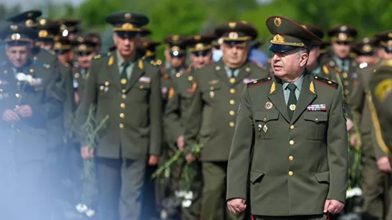 Ermənistanda generallar Baş Qərargah rəisi olmaq təklifini RƏDD ETDİLƏR