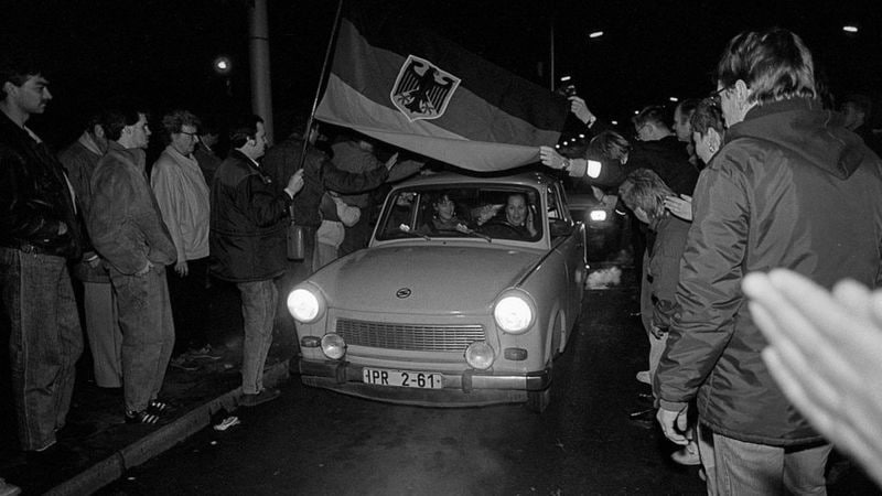 “Berlin divarını yıxan jurnalist” vəfat edib