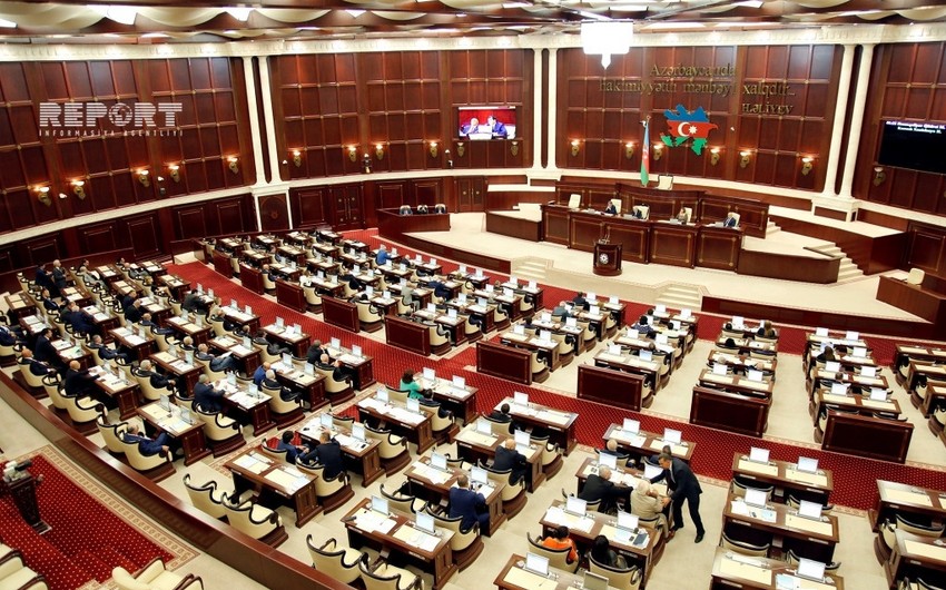 12 qanuna dəyişiklik parlamentin iclasına tövsiyə olundu