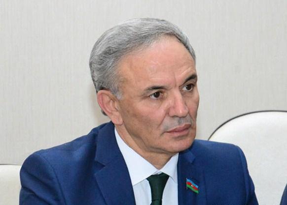 “Məlum oldu ki, bir insanın 30-a yaxın qəzet və saytı var” - Əflatun Amaşov