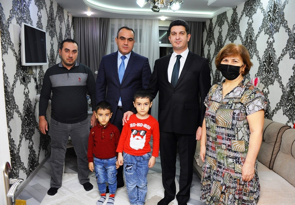 İcra başçısı qazini evində ziyarət edib - FOTO