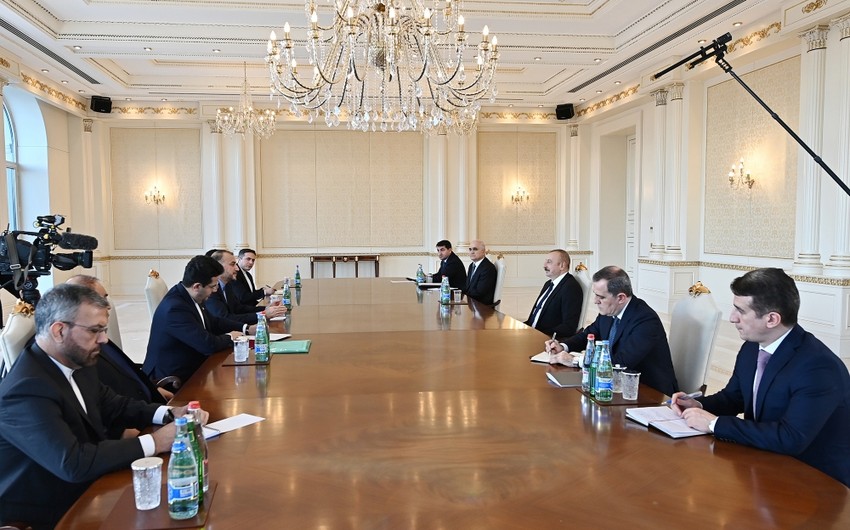 İlham Əliyev İranın xarici işlər nazirini qəbul etdi