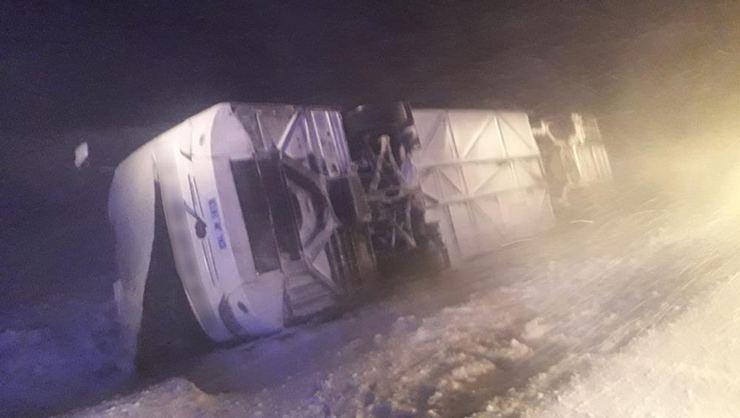 Türkiyədə iki avtobus aşdı - 35 yaralı