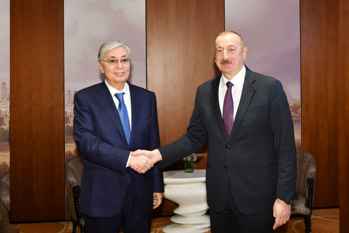 Tokayev İlham Əliyevi TƏBRİK ETDİ