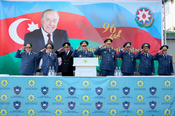 Gömrük işçilərinin maaşı ilə bağlı FƏRMAN  