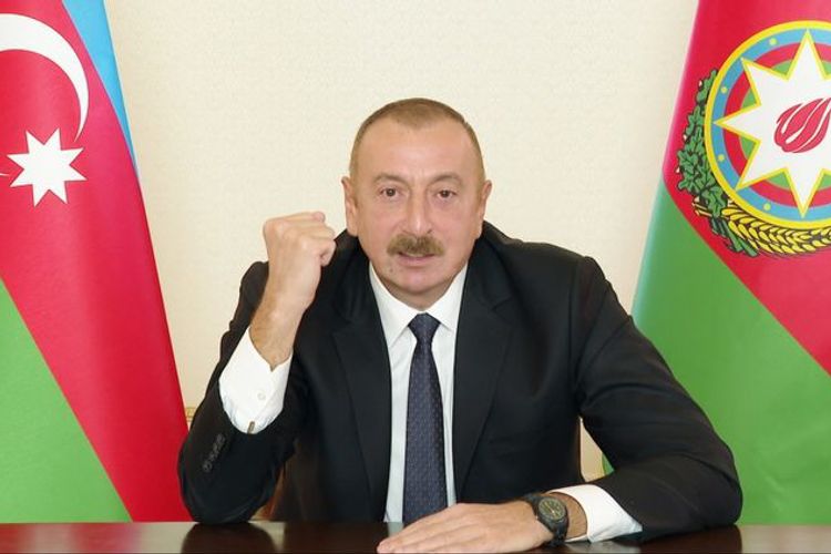Sözünü imzaya çevirən Lider