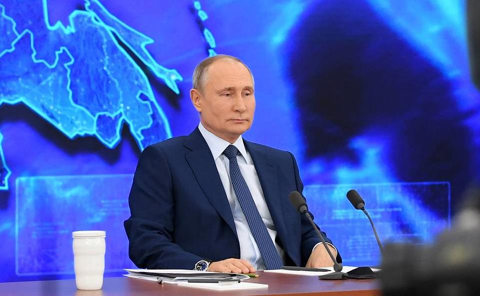 Putin jurnalistlərin suallarına CAVAB VERİR - VİDEO 