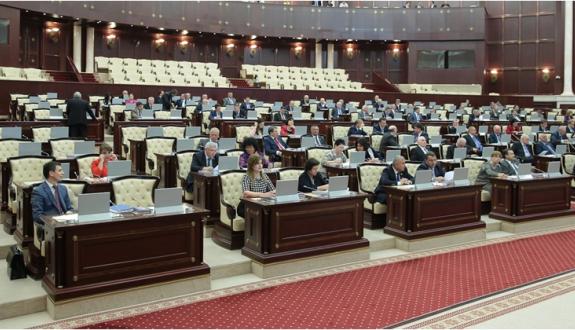 Parlament bu gün 24 məsələyə görə TOPLAŞIR