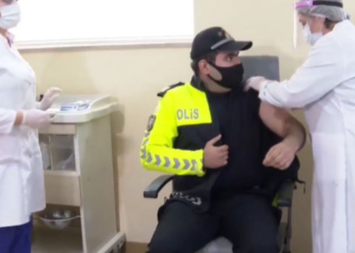 Polislərə buster doza vaksinin vurulmasına BAŞLANILDI