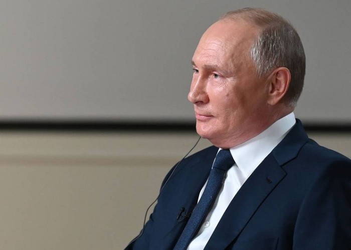 Putin nəvələrindən danışdı