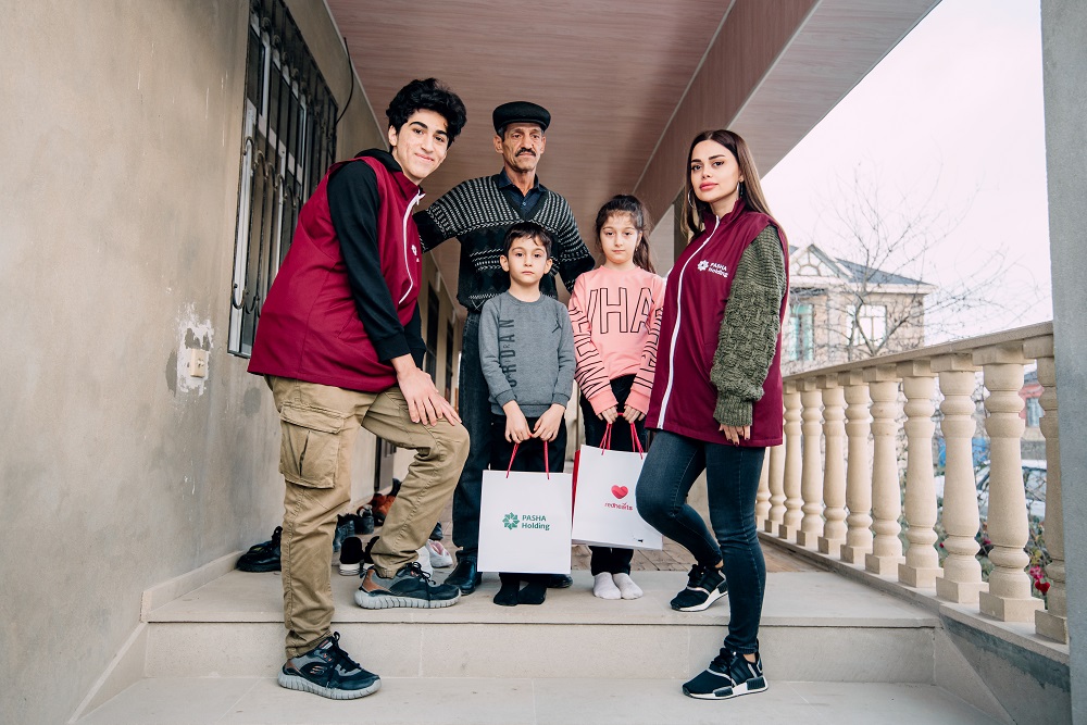 “Qırmızı ürəklər”dən şəhid övladlarına təbrik!
