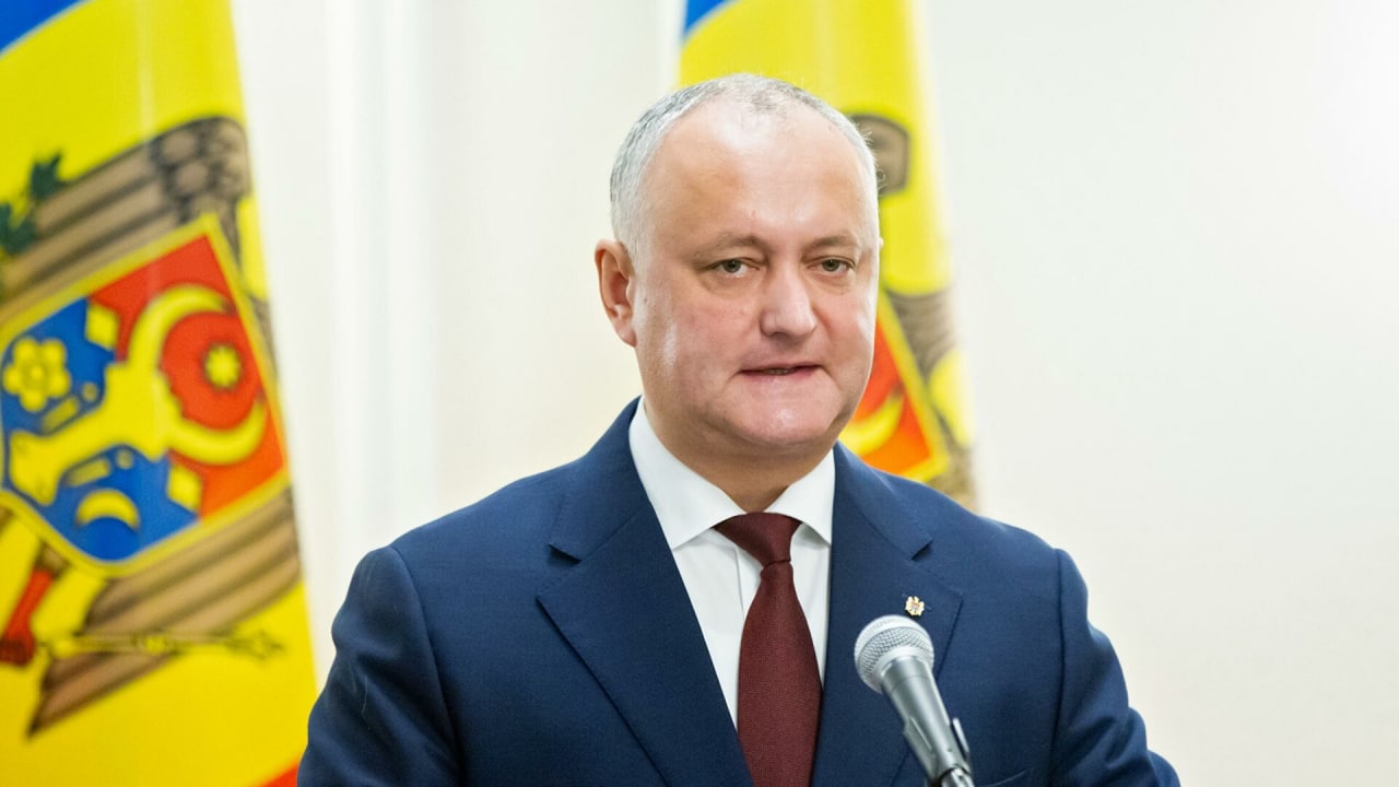 Dodon 12 milyon dollar mənimsəməkdə ittiham edilir
