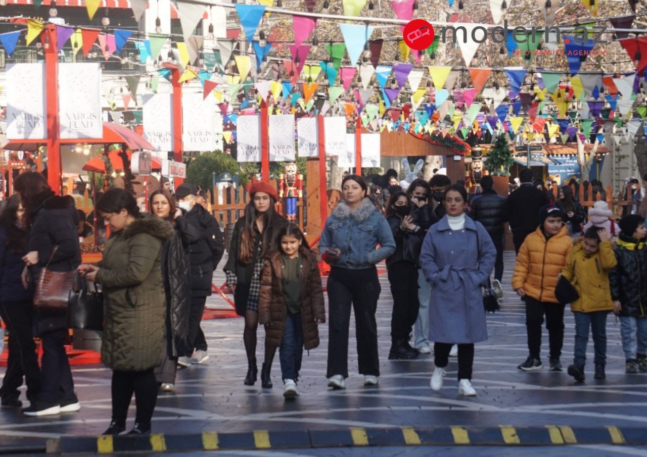 Bakı Yeni ili qarşılamağa hazırlaşır - FOTOLAR