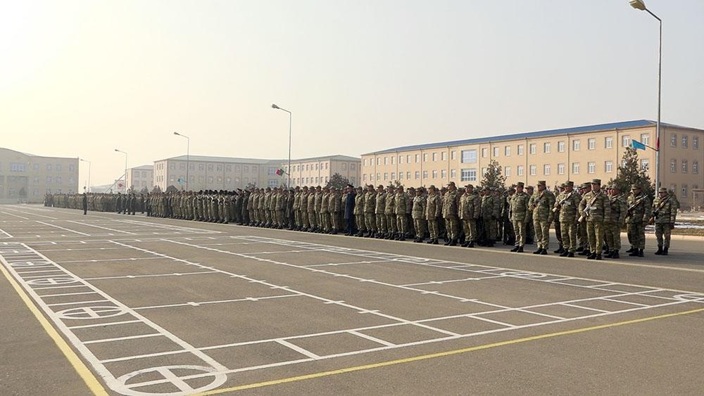 Naxçıvanda hərbçilər mükafatlandırıldı