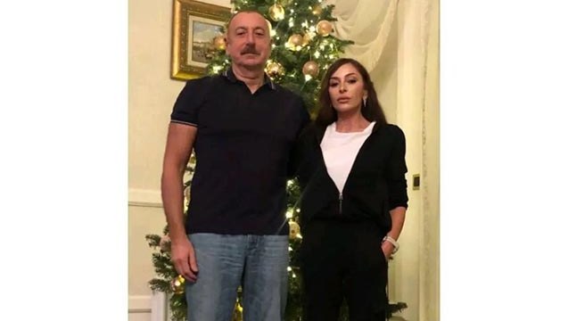 Mehriban Əliyeva Prezidentlə Yeni il fotosunu PAYLAŞDI