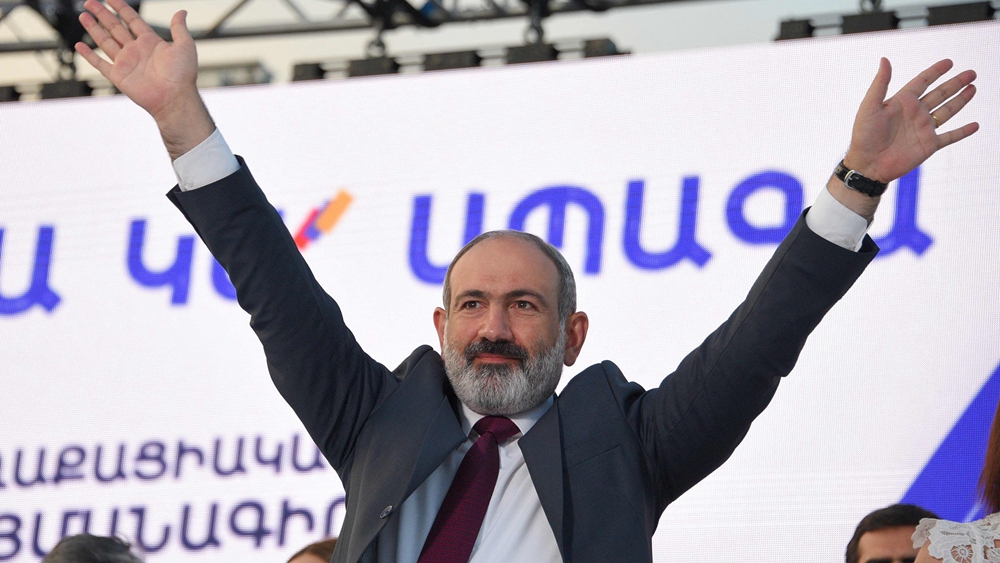 Paşinyan erməni qadınlara pul vəd etdi - Daha çox uşaq doğmağa ÇAĞIRDI 