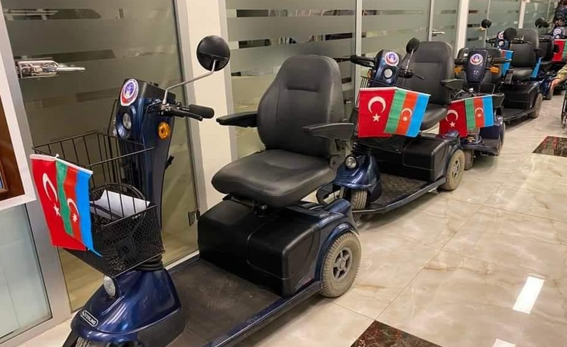 Yüzədək qazi əlil arabaları ilə təmin edildi