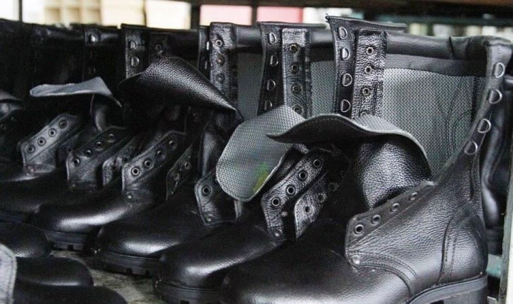 Ticarət mərkəzindən 12 000 manatlıq ayaqqabı OĞURLANDI
