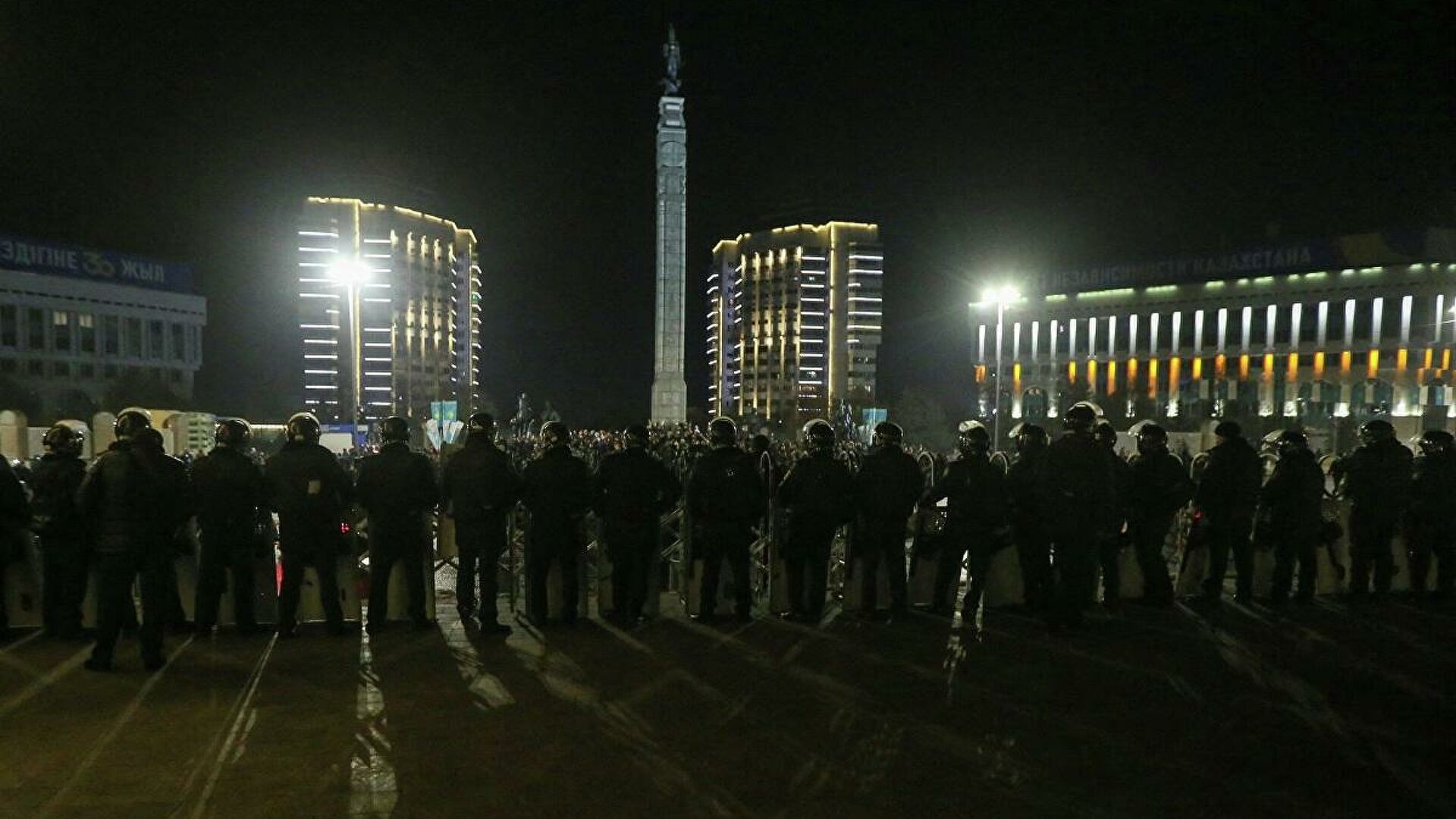 Rus sülhməramlıları Almatı hava limanını nəzarətə GÖTÜRÜB