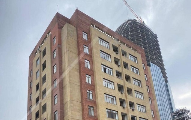 Bakıdakı Zəfər abidəsinə görə bina SÖKÜLÜR