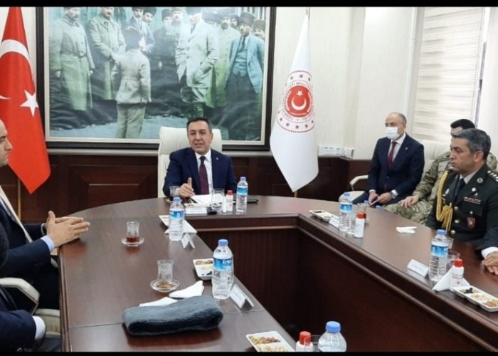 Qazilər Türkiyə müdafiə nazirinin müavini ilə görüşdü - FOTO