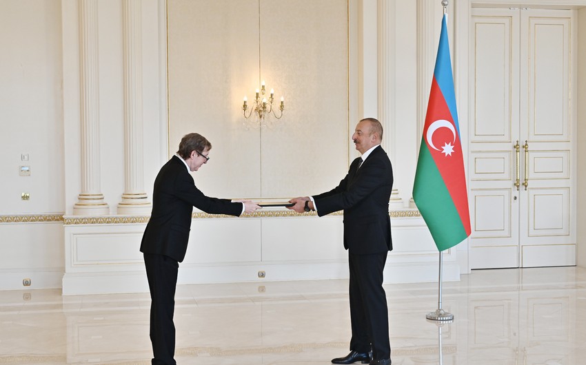 İlham Əliyev iki səfirin etimadnaməsini qəbul etdi - FOTO