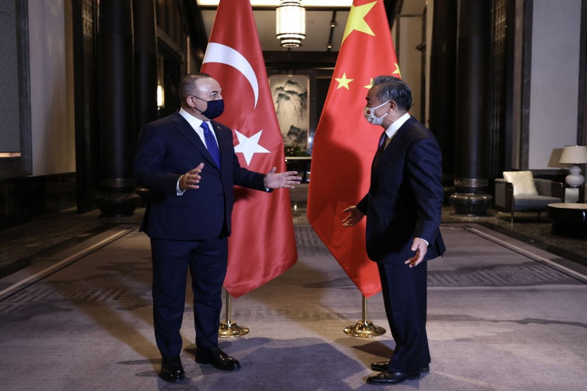 Çavuşoğlu çinli həmkarı ilə Pekində görüşdü