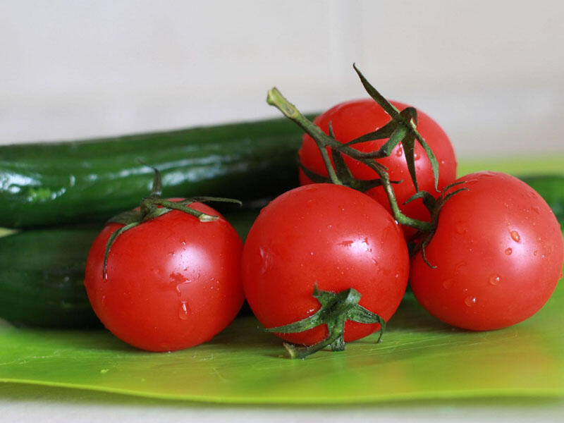 Pamidorla xiyarı birlikdə yemək olmaz - Səbəb və zərəri