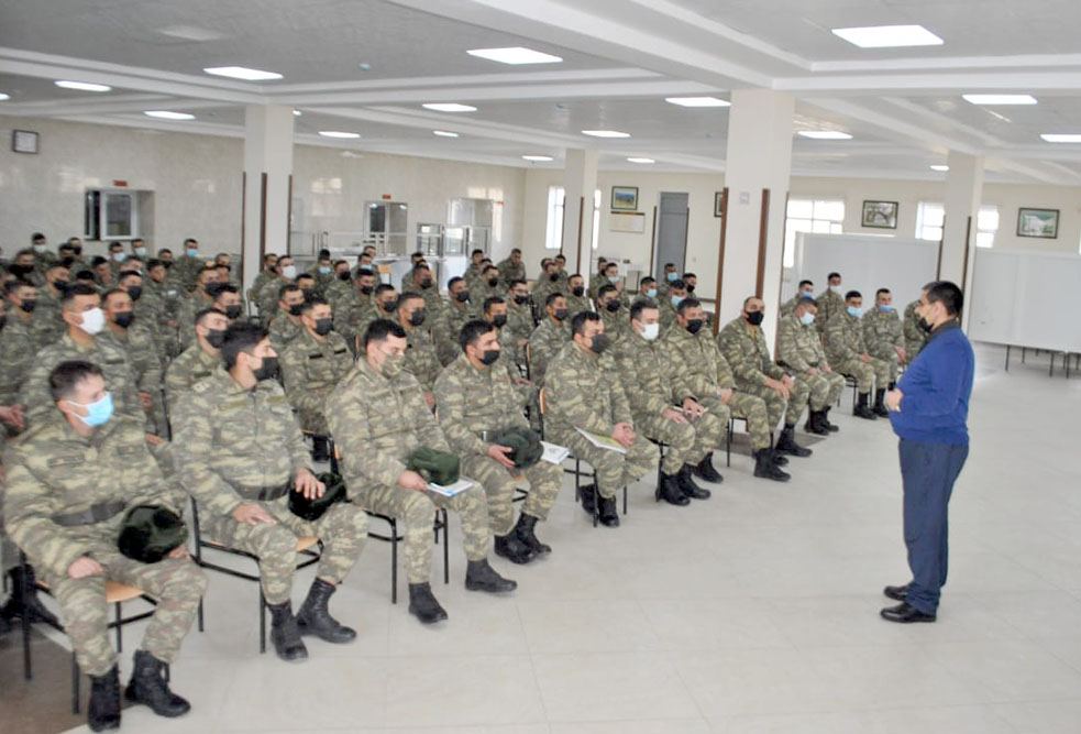 Hərbi qulluqçular üçün maarifləndirmə tədbiri