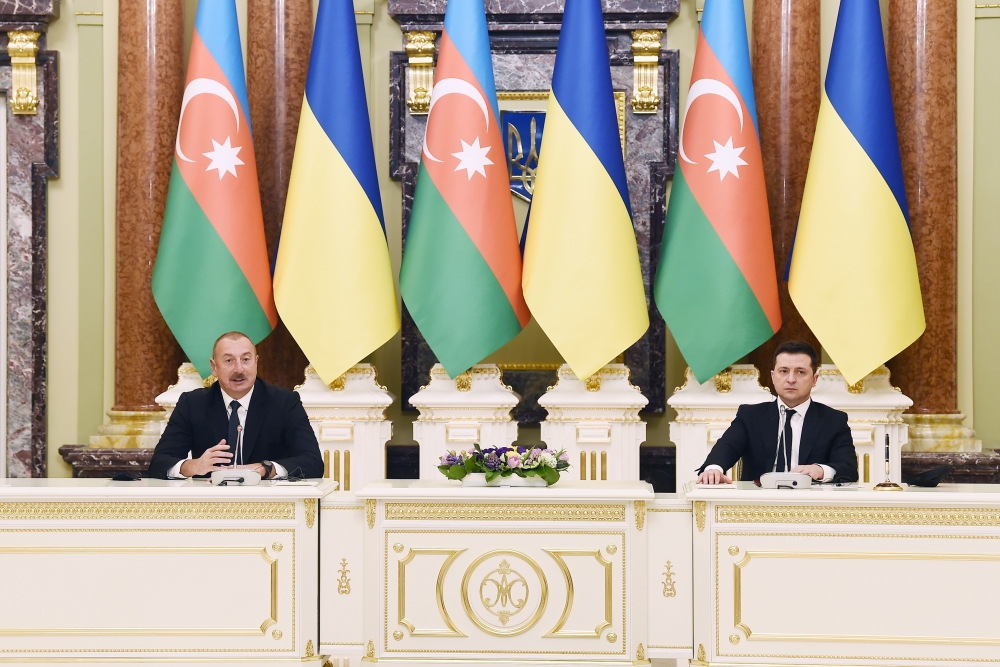 Kiyevdə İlham Əliyevin şərəfinə lanç verilib