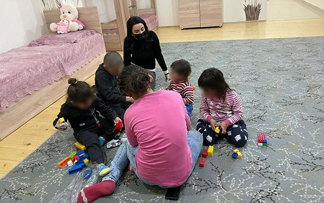 Ombudsman baxımsız qalan uşaqlarla görüşdü - FOTOLAR