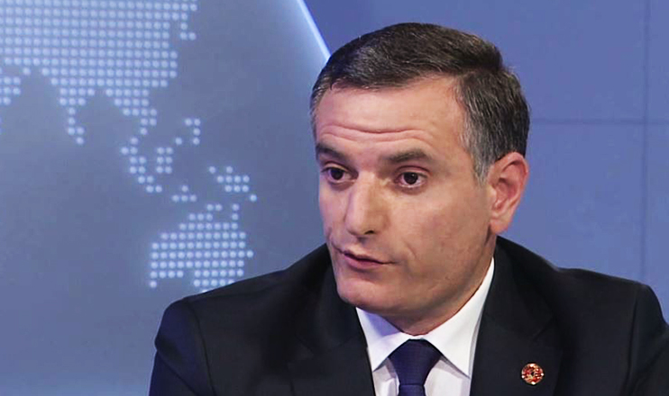 Heç vaxt belə biabırçı parlament olmayıb - Eks-nazir müavini 