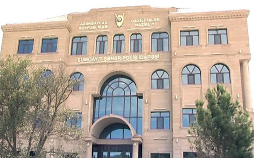Sürücü polis şöbəsində öldü