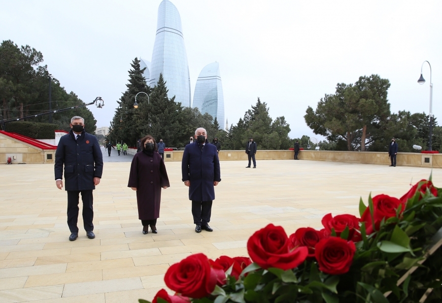 Dövlət və hökumət rəsmiləri Şəhidlər xiyabanında - FOTOLAR