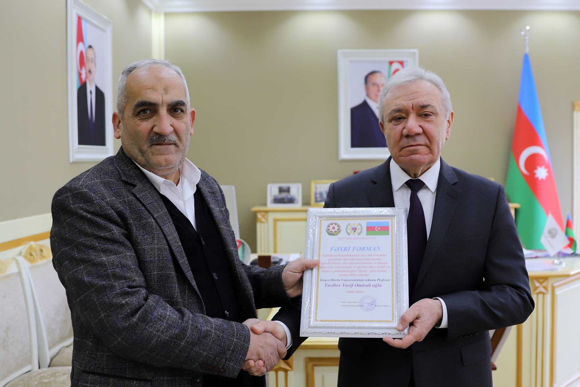 Rektor fəxri fərmanla təltif olundu - FOTO