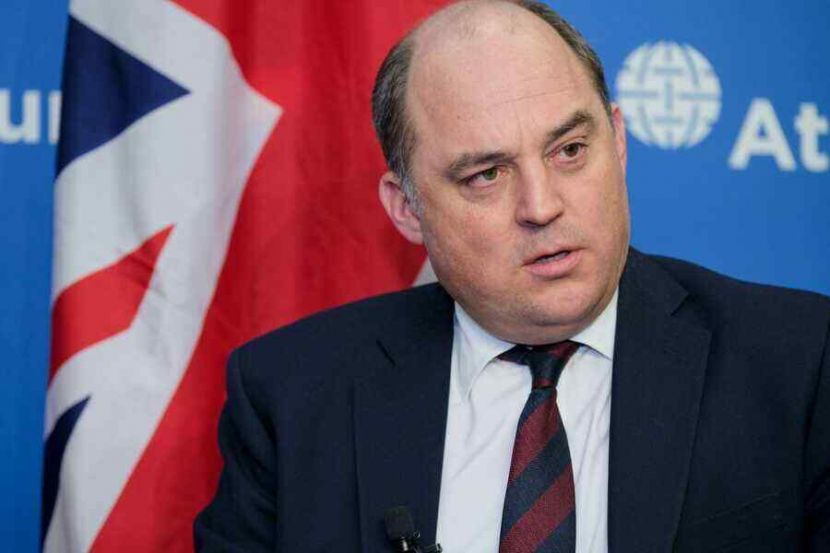Şoyqu britaniyalı həmkarını Moskvaya çağırdı