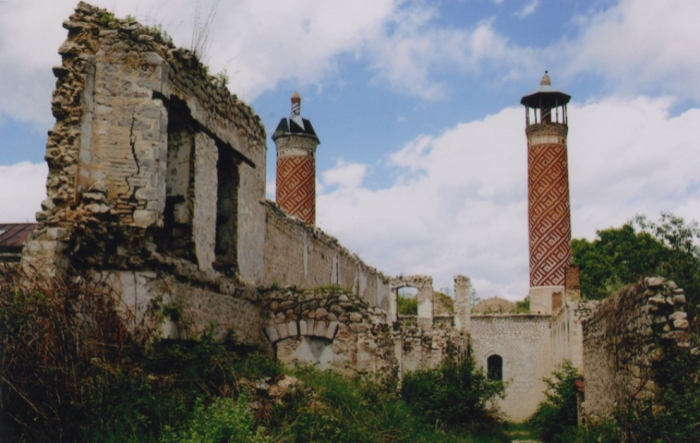 Qarabağdakı dini abidələrin bərpası parlamentdə müzakirə olunacaq