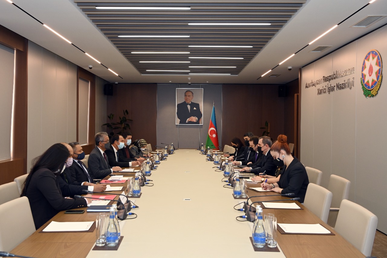 Ceyhun Bayramov Malayziyanın XİN başçısının müavini ilə görüşdü