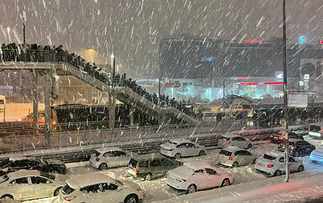 İstanbulda maşınların hərəkətinə qadağa qoyuldu