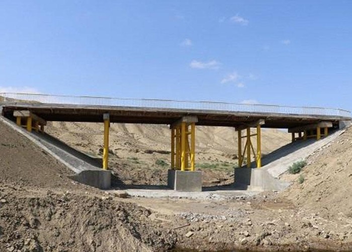 Astaraçay üzərində körpünün təməli qoyulur