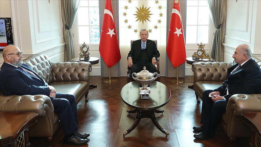 Ərdoğan Erməni Fondları İttifaqının sədrini qəbul etdi