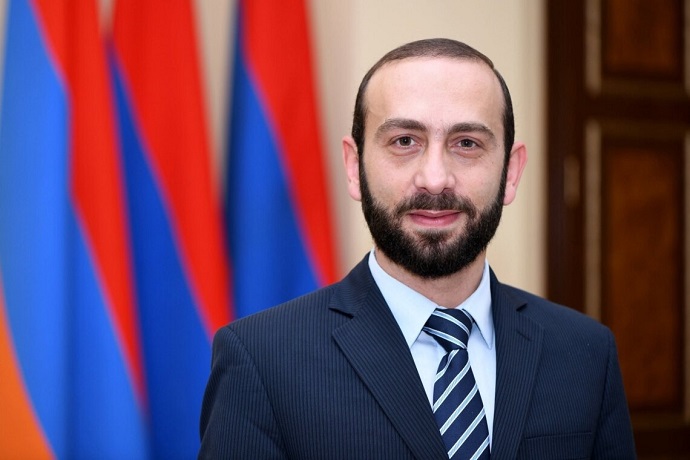Mirzoyan: “Azərbaycan tərəfilə müzakirələr davam edir”