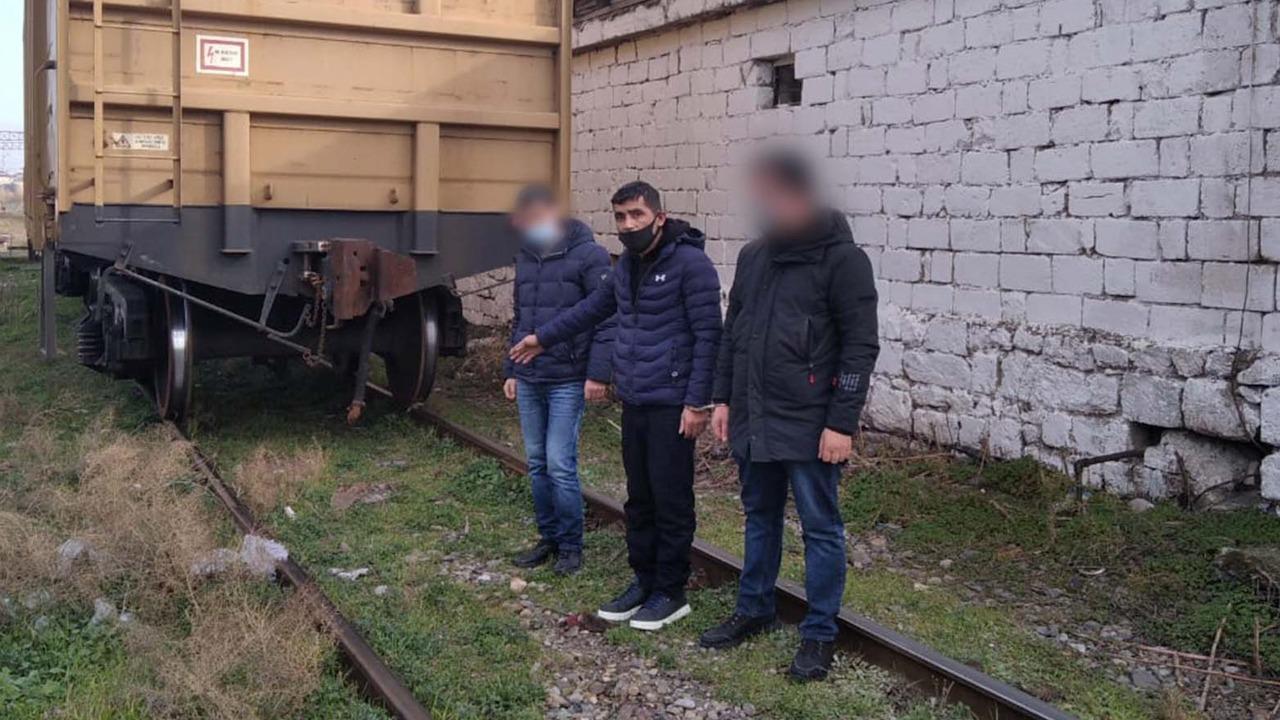 Bakıda qoca kişiyə qarşı quldurluq - Başını yarıb pulunu aldı