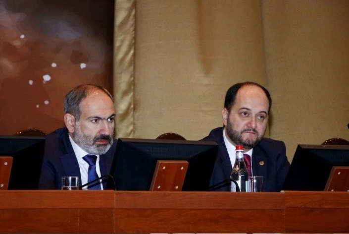Paşinyan onu Ermənistana yeni prezident seçmək İSTƏYİR